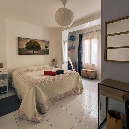 アパート Cosy With Balcony Near The