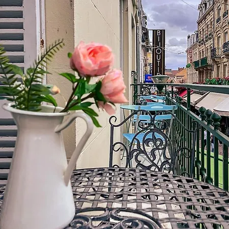 Cosy With Balcony Near The * 트로우빌쉬메르