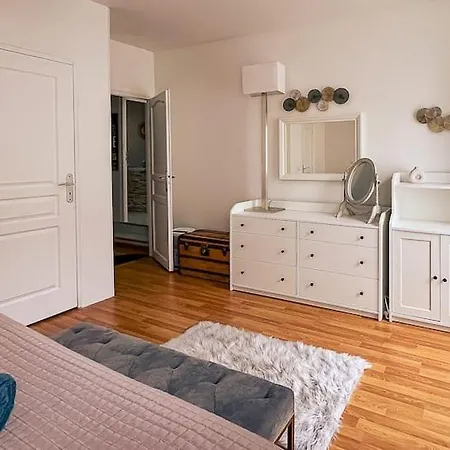 Cosy With Balcony Near The *