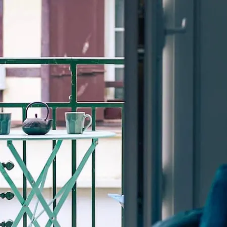 Cosy With Balcony Near The