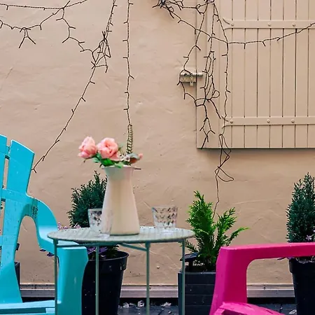 Cosy With Balcony Near The アパート *