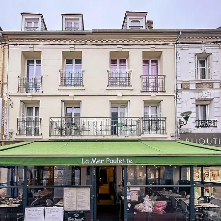 アパート Cosy With Balcony Near The トルヴィル＝シュル＝メール